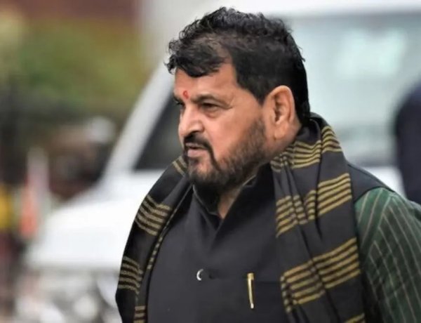 महिला पहलवान केस में बड़ा मोड़: बृजभूषण शरण सिंह बरी, विनेश फोगाट ने फैसले पर जताई नाराजगी