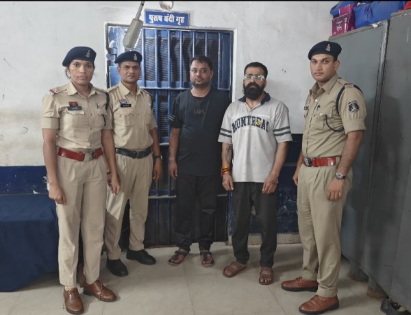 दुर्ग : नकली GOLD FLAKE सिगरेट बेचने वाले दो आरोपी गिरफ्तार, 18 हजार सिगरेट जब्त
