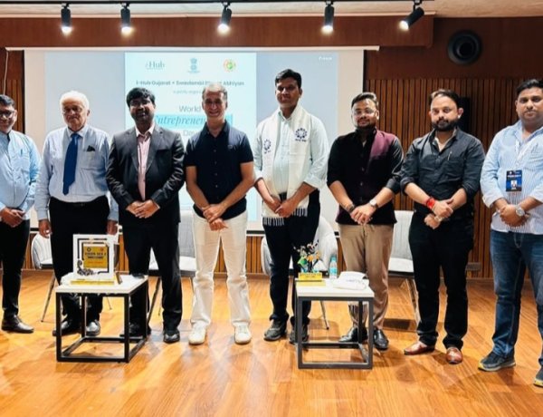 उद्यमिता दिवस पर भिलाई चेम्बर पहुँची Vision Gen Z की टीम, i-Hub अहमदाबाद में सीखे स्टार्टअप के गुर