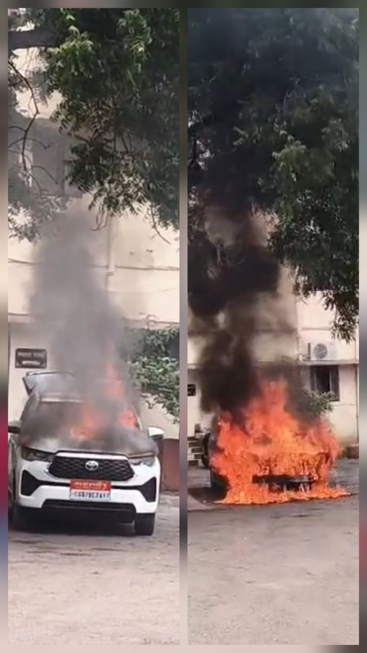 दुर्ग महापौर अलका बाघमार की खड़ी गाड़ी में लगी आग, मचा हड़कंप