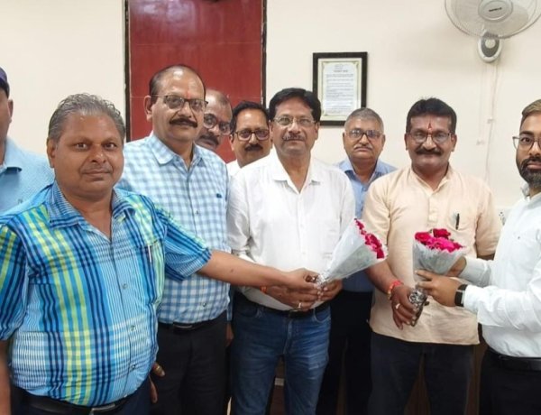 नगरीय निकाय कर्मचारियों की 15 सूत्रीय मांगों को लेकर महासंघ ने शासन को सौंपा मांग पत्र, 1 अक्टूबर को रायपुर के तुता में धरना