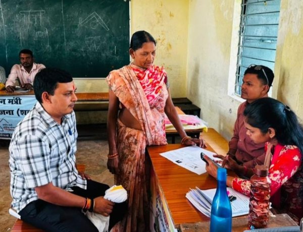 कसारीडीह-बोरसी बस्ती में लगा सेवा सेतु शिविर, अधिकारियों ने सुनीं नागरिकों की समस्याएं