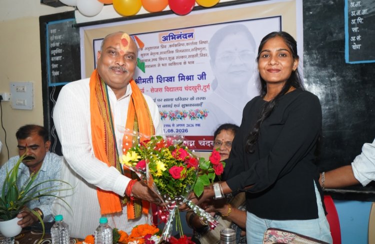 राज्य अलंकरण से सम्मानित तलवारबाज मोनिका साहू का विधायक ललित चंद्राकर ने किया सम्मान, कहा- बेटियों के लिए बनीं प्रेरणा