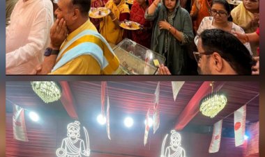 दुर्ग के सत्तीचौरा में 108 पूजा थाल से हुई माता की महाआरती, फूलों की वर्षा और आतिशबाजी ने मोहा मन