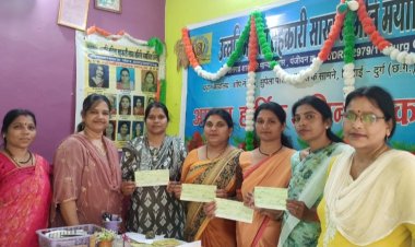दशहरा नवरात्रि पर्व पर उन्नति महिला सहकारी साख समिति मर्यादित भिलाई ने बांटा  लोन का चैक ,  खातेदारी  का चेहरा खिला 
