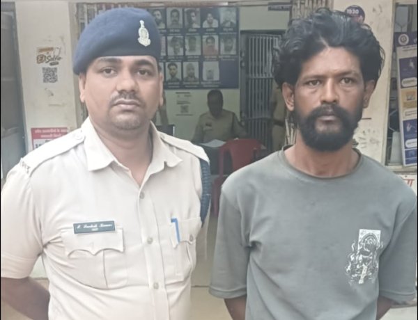 दुर्ग के जामुल में प्रेम प्रसंग के विवाद में युवती के मंगेतर पर जानलेवा हमला, आंखों में मिर्च पाउडर डालकर धारदार हथियार से किया वार; आरोपी गिरफ्तार