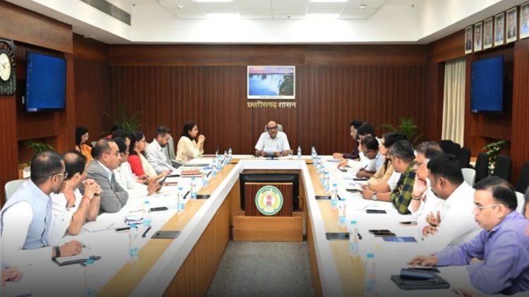छत्तीसगढ़ में CM हेल्पलाइन पर 2 लाख शिकायतें दर्ज, मुख्य सचिव विकासशील ने कहा- कागजी नहीं, लोगों को मिले वास्तविक राहत