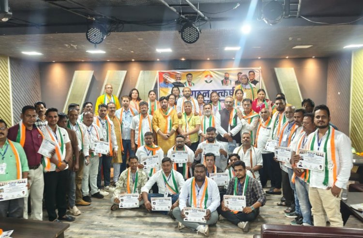 संगठन सृजन अभियान के तहत कांग्रेस कार्यकर्ताओं का सम्मान, निगम चुनाव में जीत का लिया संकल्प